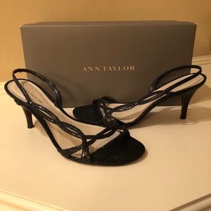 Ann Taylor Black Patent Leather Twisted Sandal